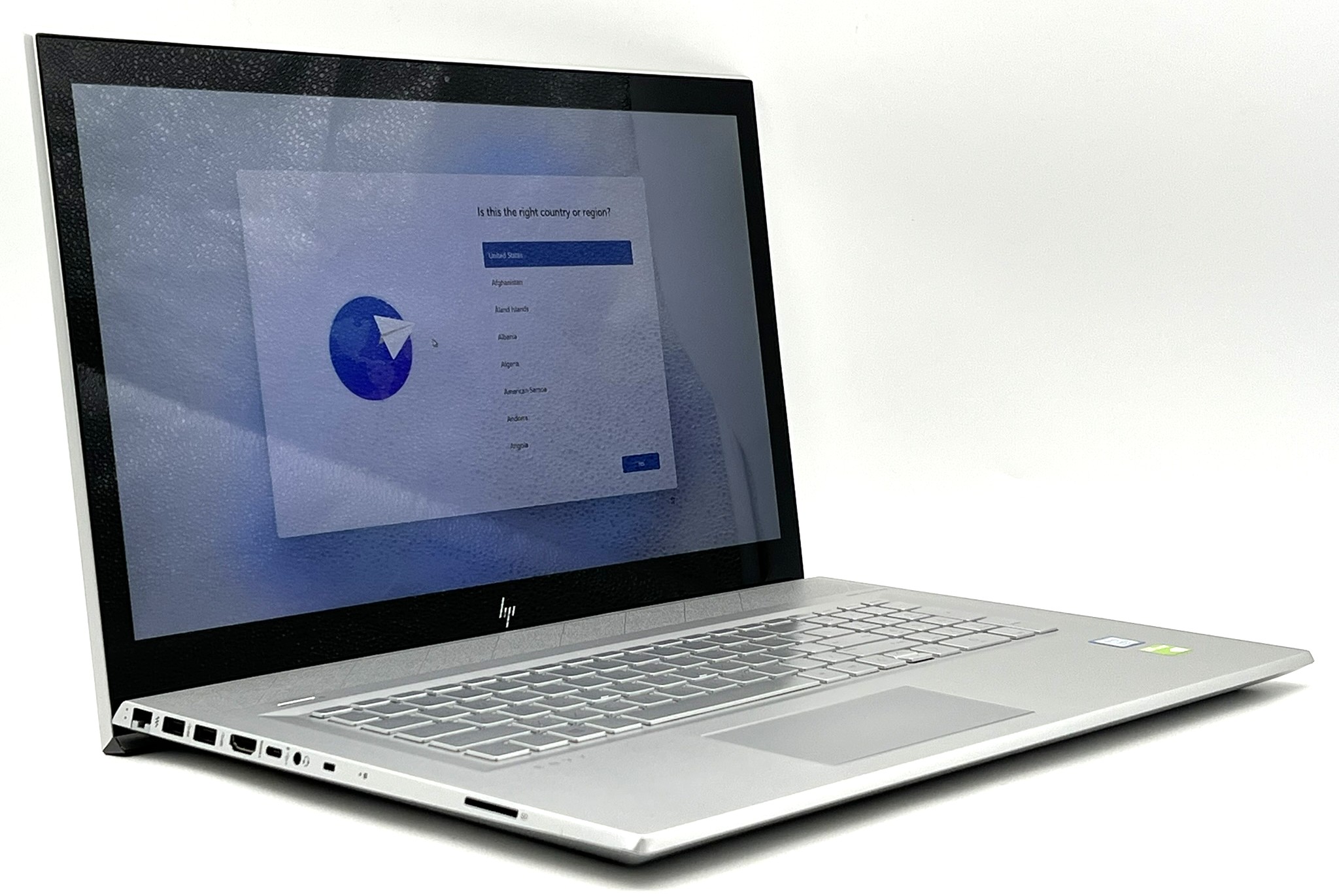 HP ENVY Laptop - FHD - i7 8550U - 8GB RAM - 1TB HDD - Silver - 17t