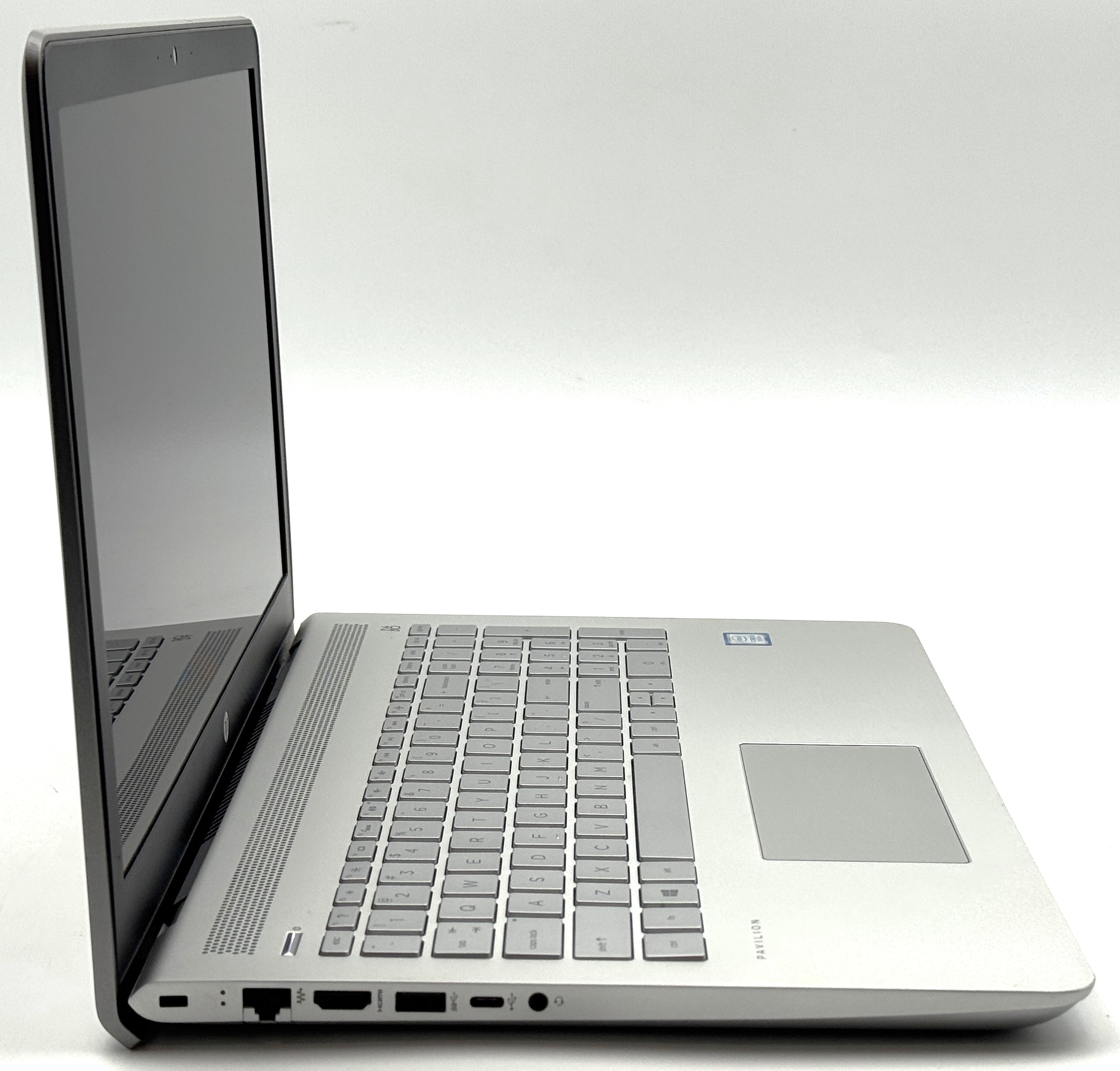 HP Pavilion - WXGA Touch - i5-7200U - 8GB RAM - 1TB HDD - Silver